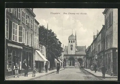 AK Vouziers, Rue Chanzy mit Kirche