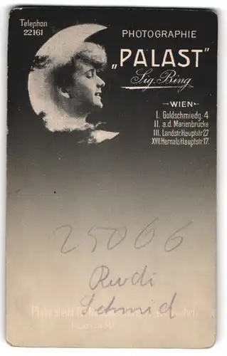 Fotografie Sig. Bing, Wien, rückseitiges Motiv Mondgesicht, vorderseitig Portrait