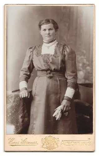Fotografie Hans Strauss, Altötting, rückseitige Ansicht Altötting, Kirchen, vorderseitig Portrait