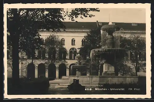 AK München, Brunnen vor der Universität