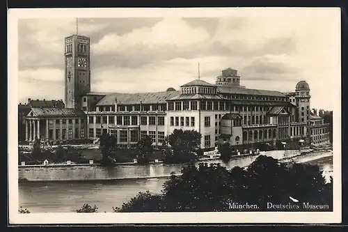 AK München, Deutsches Museum mit Isar