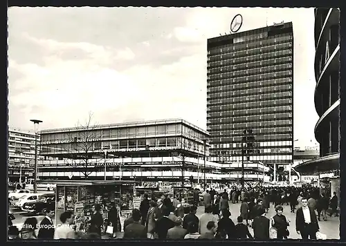 AK Berlin, Europacenter mit Passanten