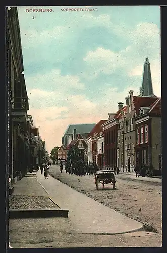 AK Doesburg, Koepoortstraat, marschierende Soldaten