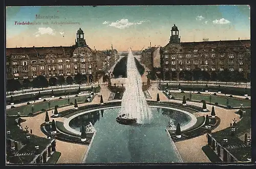 AK Mannheim, Friedrichsplatz mit Arkadenhäusern und Brunnen