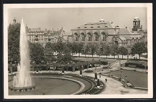 AK Mannheim, Friedrichsplatz mit Rosengarten und Fontäne
