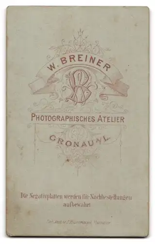 Fotografie W. Breiner, Gronau a. L., Portrait brünettes Fräulein mit Perlenhalskette