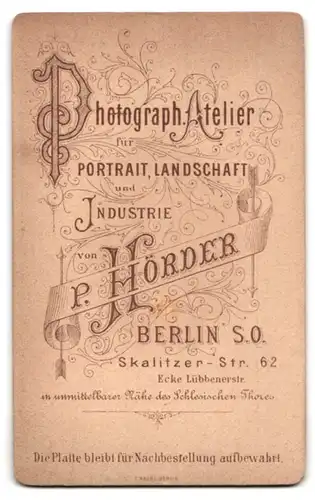 Fotografie P. Hörder, Berlin, Portrait stattlicher Herr mit Schnäuzer im Jackett