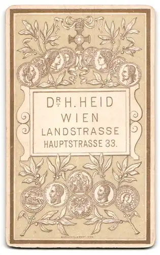 Fotografie Dr. H. Heid, Wien, Portrait junge Dame mit zurückgebundenem Haar