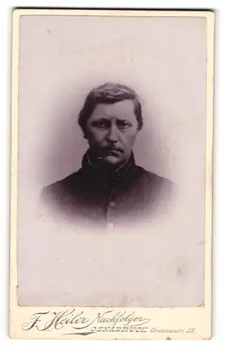 Fotografie F. Heiler Nachfolger, Osnabrück, Portrait modisch gekleideter Herr mit Schnurrbart