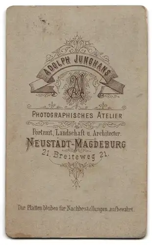 Fotografie Adolph Junghans, Magdeburg-Neustadt, Portrait junge Frau in festlicher Kleidung
