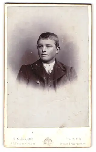 Fotografie H. Mohaupt, Emden, Portrait hübscher junger Mann im eleganten Jackett