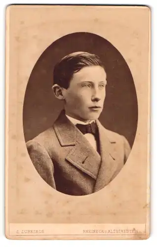 Fotografie J. Zurkirch, Rheineck, Portrait Knabe in Anzug