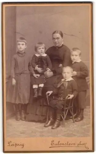Fotografie Atelier Eulenstein, Leipzig, Mutter mit ihren vier Kindern