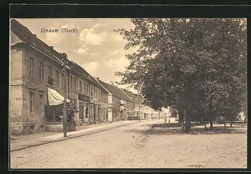 AK Lindow / Mark, Strasse im Sonnenschein