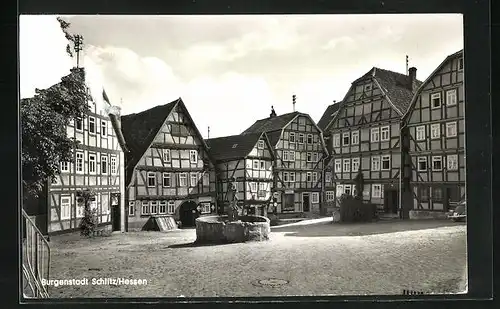 AK Schlitz / Hessen, Marktplatz mit Geschäften und Brunnen