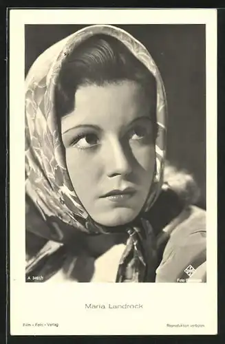AK Schauspielerin Maria Landrock mit Kopftuch fragend zur Seite blickend