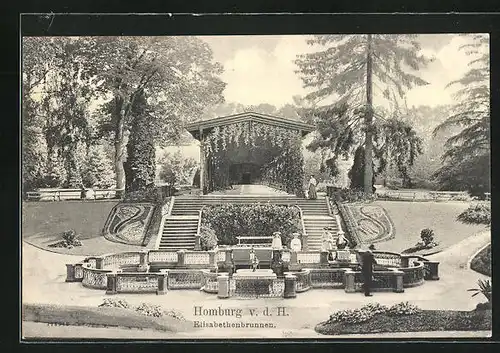 AK Homburg v.d.H., Leute am Elisabethenbrunnen