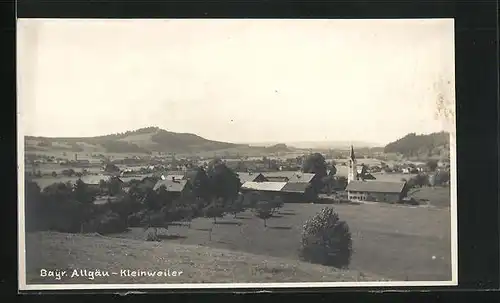 AK Kleinweiler / Weitnau, Blick von der Bergwiese auf den Ort