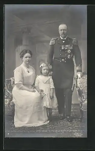 AK Wilhelmina von den Niederlanden mit ihrer Familie