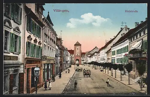AK Villingen, Rietstrasse mit Geschäften