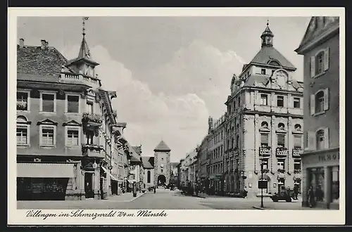AK Villingen im Schwarzwald, Bickenstrasse mit Geschäften und Tor