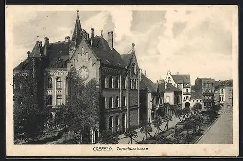AK Krefeld, Corneliusstrasse mit Schule