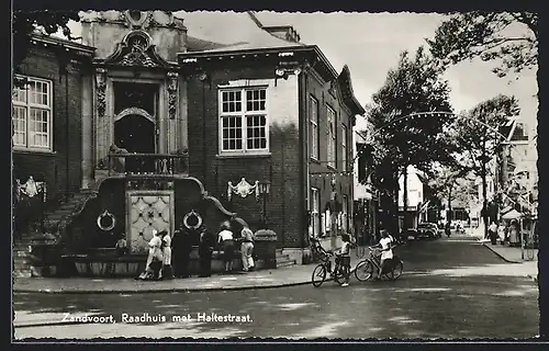 AK Zandvoort, Raadhuis met Haltestraat