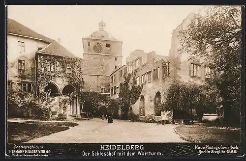 Foto-AK NPG Nr. 82164: Heidelberg, Der Schlosshof mit dem Wartturm