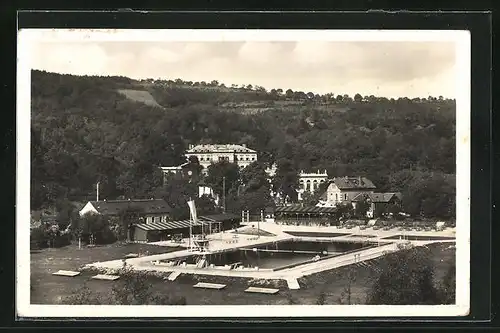 AK Bilin-Sauerbrunn / Bilina, Blick ins Schwimmbad