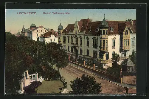 AK Leitmeritz / Litomerice, Kaiser Wilhelmstrasse mit einem Fussgänger