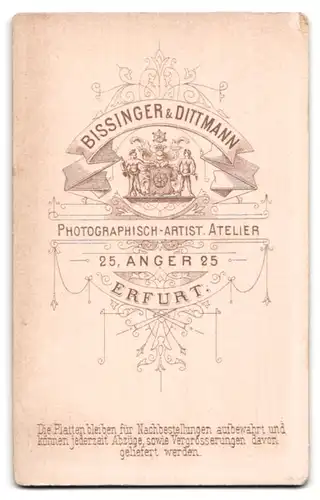 Fotografie Bissinger & Dittmann, Erfurt, Portrait Fräulein Hedwig Voigt in festlicher Kleidung