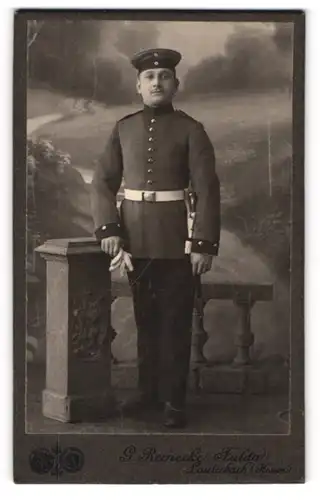 Fotografie G. Reinecke, Fulda, Portrait Soldat in Uniform mit Handschuhen
