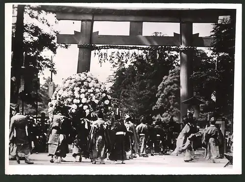 Fotografie Ansicht Kyoto, Aoi-Festzug, Motiv aus dem Film Das neue Asien