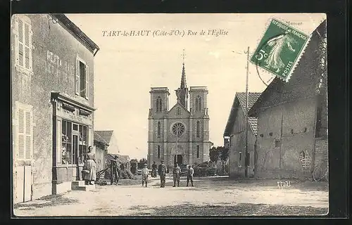 AK Tart-le-Haut, Rue de l`Eglise, Knaben vor der Kirche