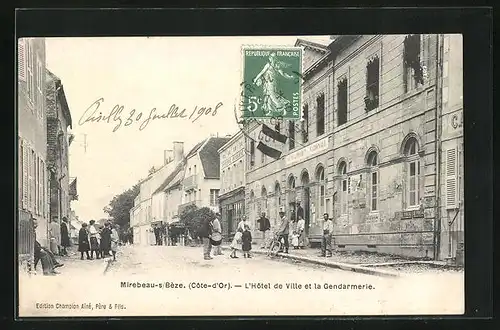 AK Mirebeau-s /Bèze, L`Hôtel de Ville et la Gendarmerie