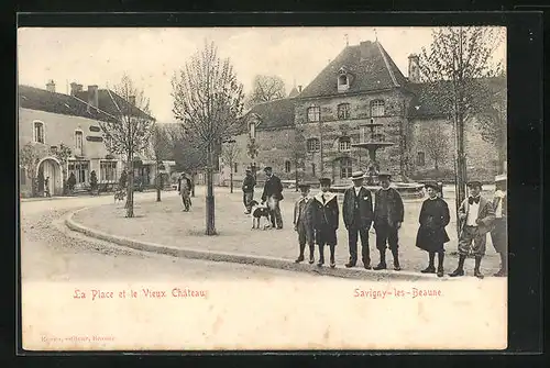 AK Savigny-les-Beaune, La Place et le Vieux Château