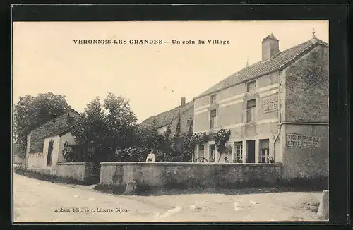 AK Véronnes-les-Grandes, Un coin du Village