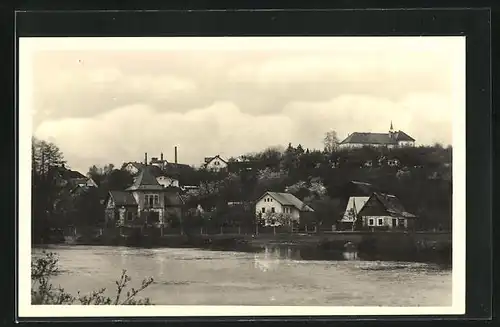 AK Swijan / Svijany, Blick übers Wasser zum Ort