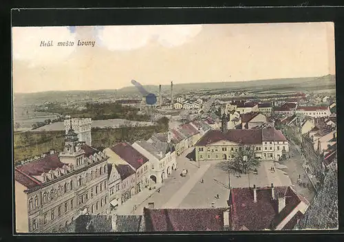 AK Laun / Louny, Ortsansicht an einem zentralen Platz