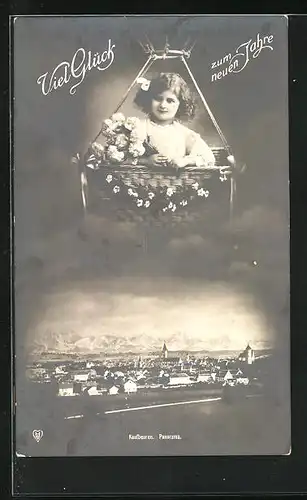 AK Kaufbeuren, Panorama, Kind mit Blumenstrauss im Korb eines Ballons, Viel Glück im neuen Jahre