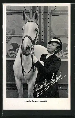 AK Zirkus Krone, Kunstreiterin Frieda Krone Sembach mit ihrem Pferd