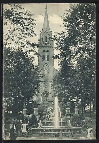 AK Lengenfeld i. V., Blick vom Annenbrunnen zur Kirche