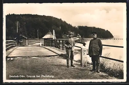 AK Flensburg, Deutsch-Dänische Grenze mit Soldaten