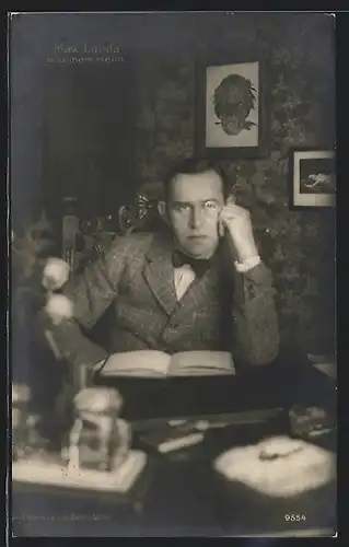 AK Schauspieler Max Landa in seinen Heim