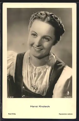 AK Schauspielerin Hansi Knoteck mit toller Frisur in die Kamera lächelnd
