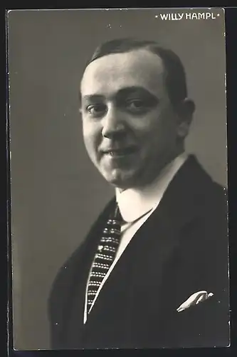 AK Schauspieler Willy Hampl in Anzug mit Krawatte