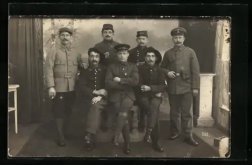 Foto-AK franzöische POW / Kriegsgefange des Rgt. 70, 28, 26 und 155 in Wirges 1916