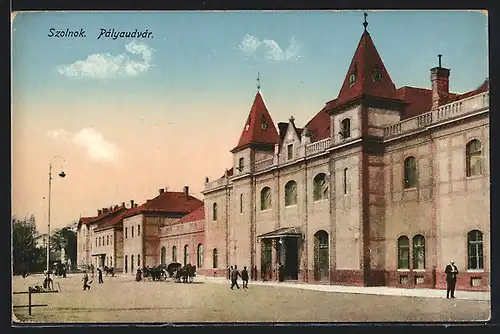 AK Szolnok, Pályaudvár, Ansicht vom Bahnhof