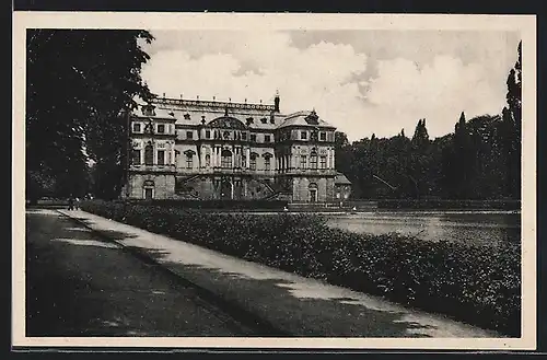 AK Dresden, Grosser Garten, Palais mit Uferweg