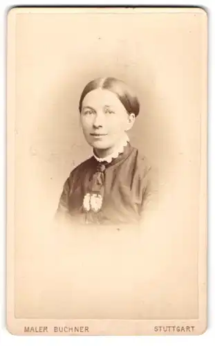 Fotografie Maler Buchner, Stuttgart, Portrait junge Dame in modischer Kleidung